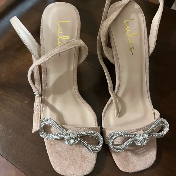 Lulu’s Beige Ankle Strap Heels - Picture 4 of 7